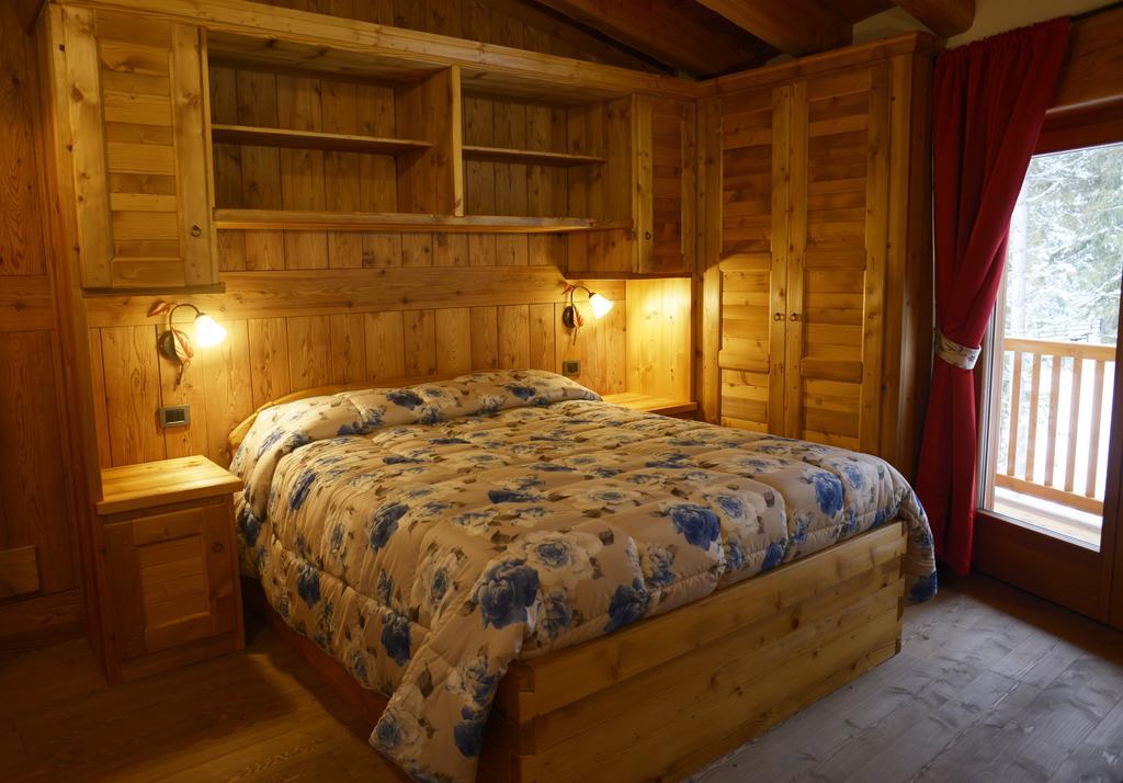 Le Nid De L'Aigle Hotel Champoluc Kamer foto