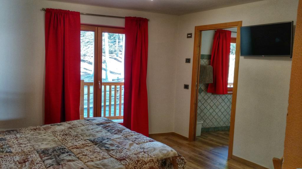 Le Nid De L'Aigle Hotel Champoluc Kamer foto