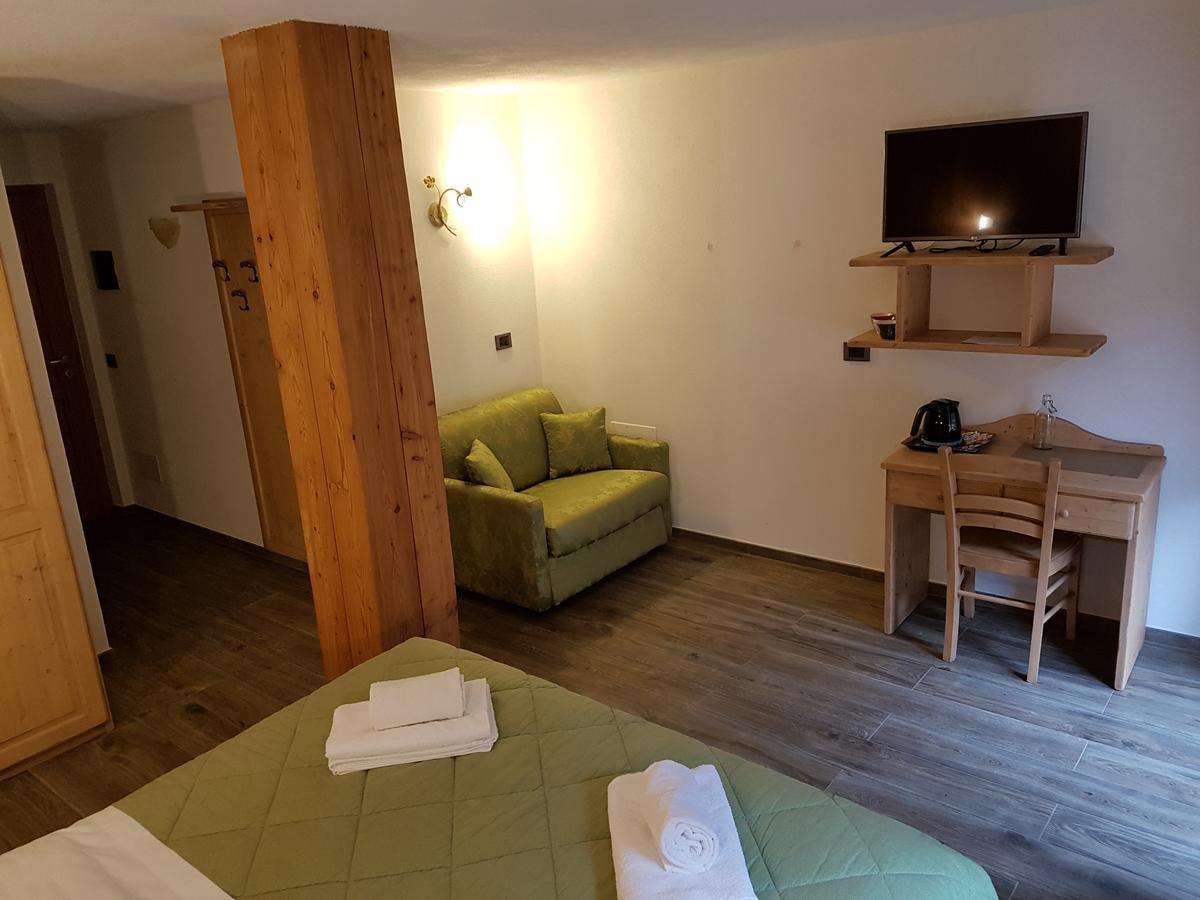 Le Nid De L'Aigle Hotel Champoluc Buitenkant foto