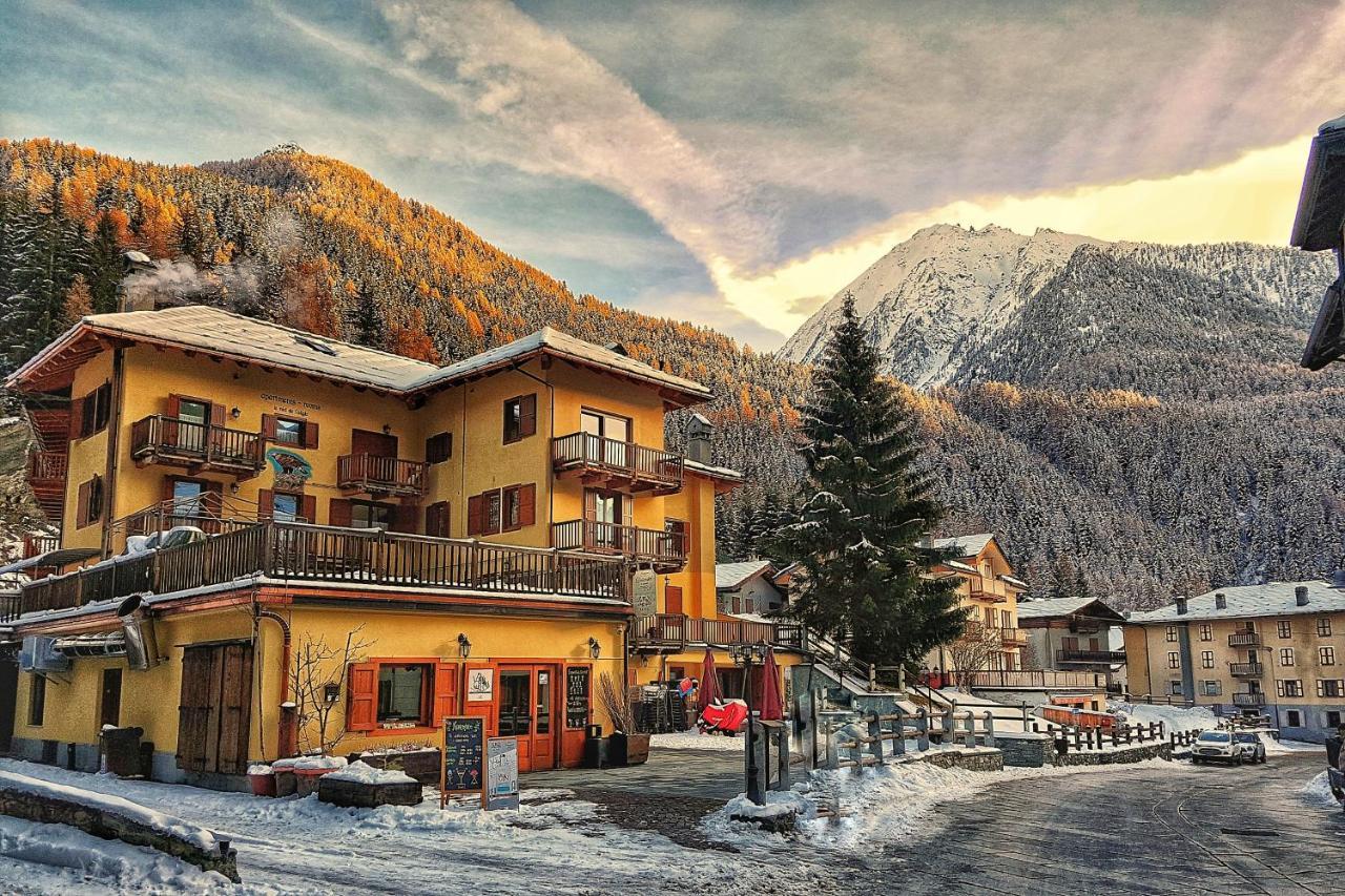 Le Nid De L'Aigle Hotel Champoluc Buitenkant foto