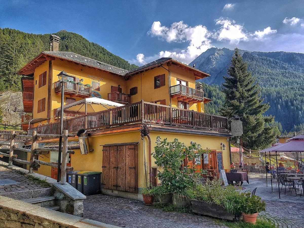 Le Nid De L'Aigle Hotel Champoluc Buitenkant foto